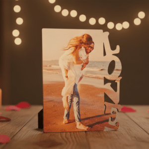 Asztali nyomtatott fényképtartó LOVE felirattal