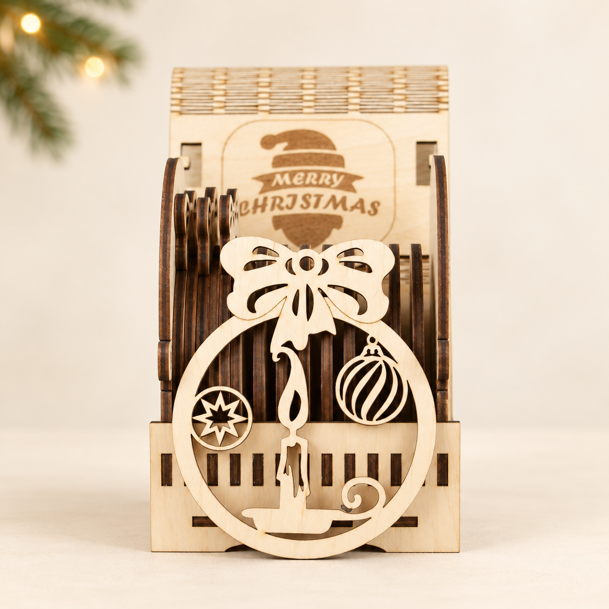 12 darabos gravírozott karácsonyfadísz-szett, fa díszdobozban - 9. kép