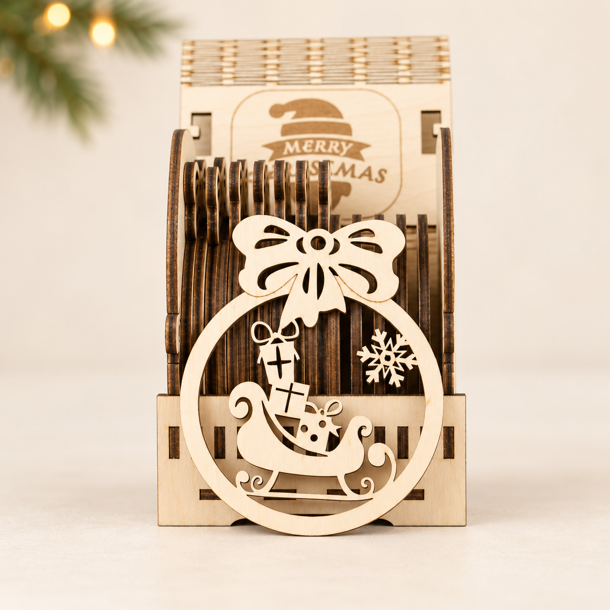 12 darabos gravírozott karácsonyfadísz-szett, fa díszdobozban - 17. kép