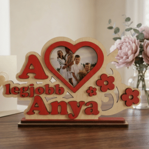 Gravírozott szív alakú képkeret